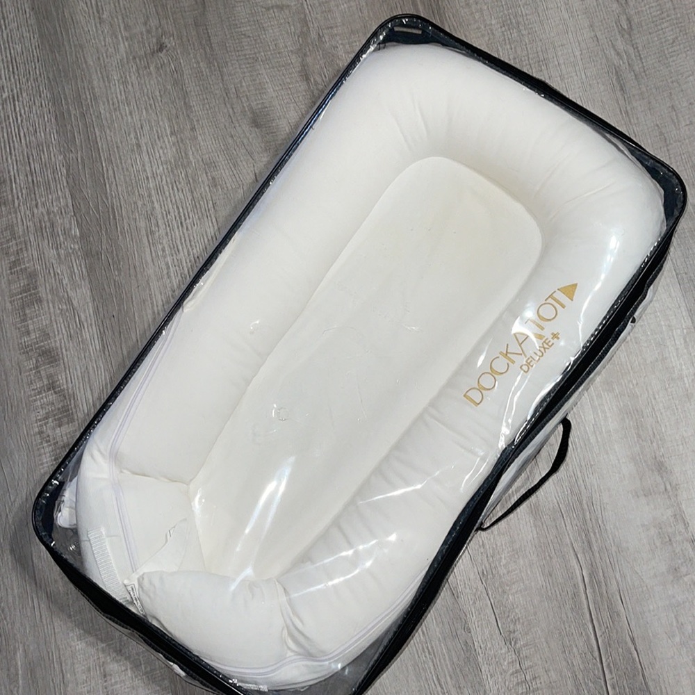 Dock A tot deluxe + in white